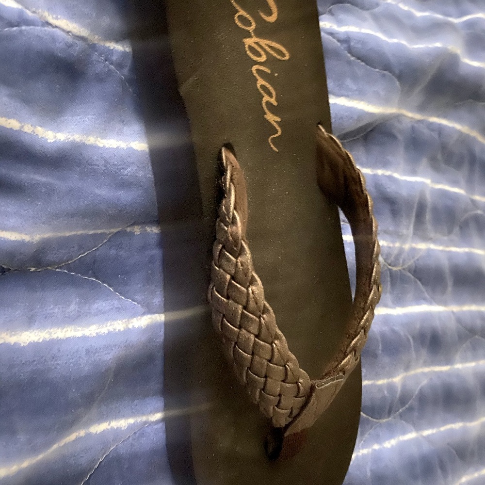 Sandlels brand new. Never worn